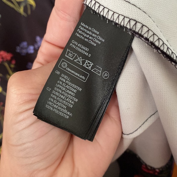 Beautiful H&M floral midi dress😍😍😍 - Picture 9 of 10